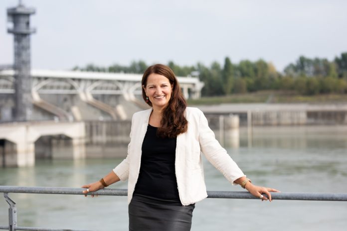 Mag.a Ingun Metelko, Verbund-Konzernpressesprecherin: „Es braucht eine deutliche Beschleunigung des Ausbaus der Erneuerbaren.“Foto: Verbund